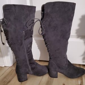 Women's boots size 11
